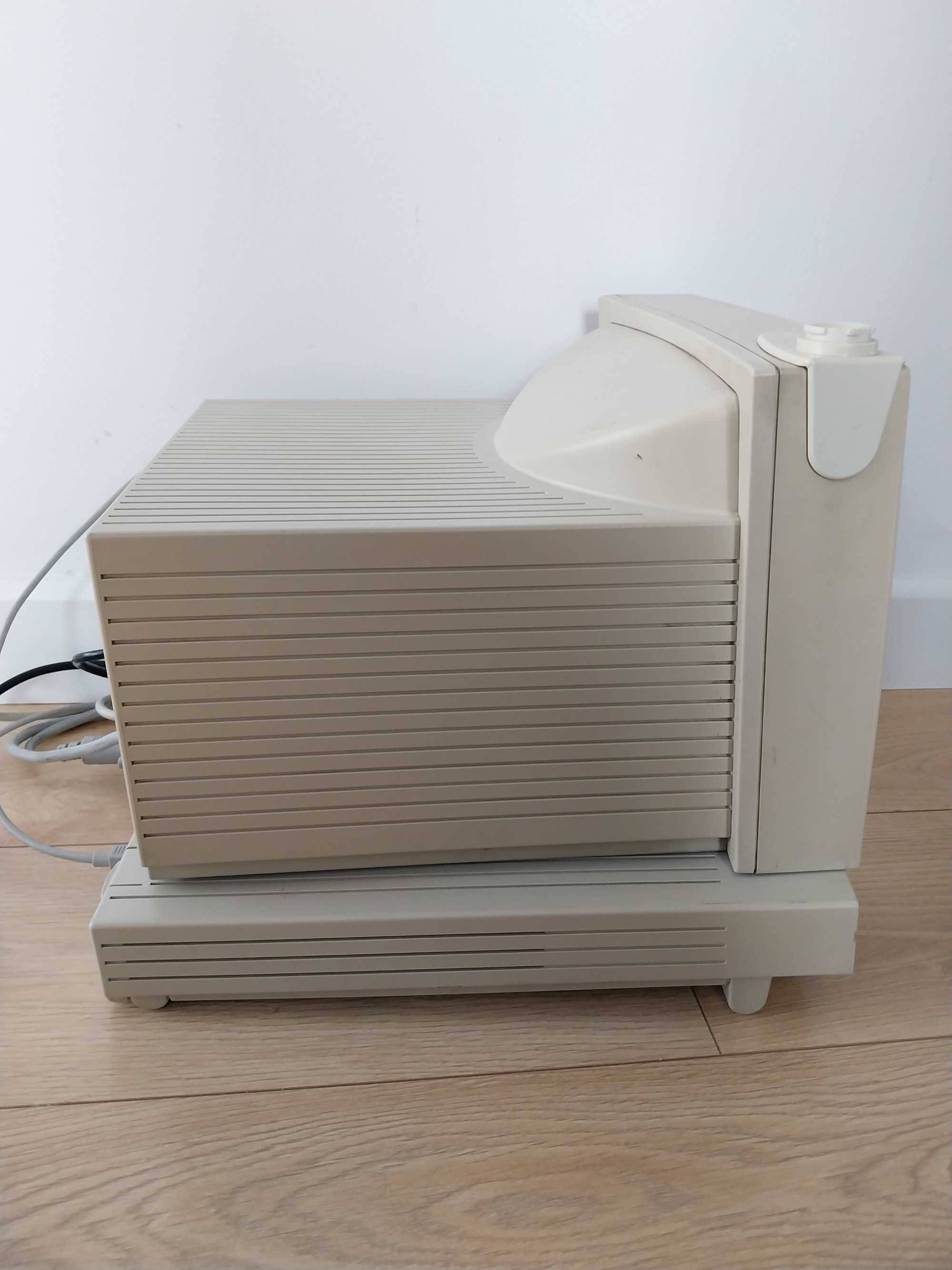 RETRO Macintosh LC