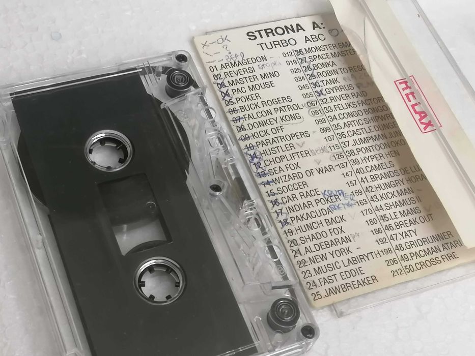 Kaseta magnetofonowa Commodore 64  nr 45 100 gier