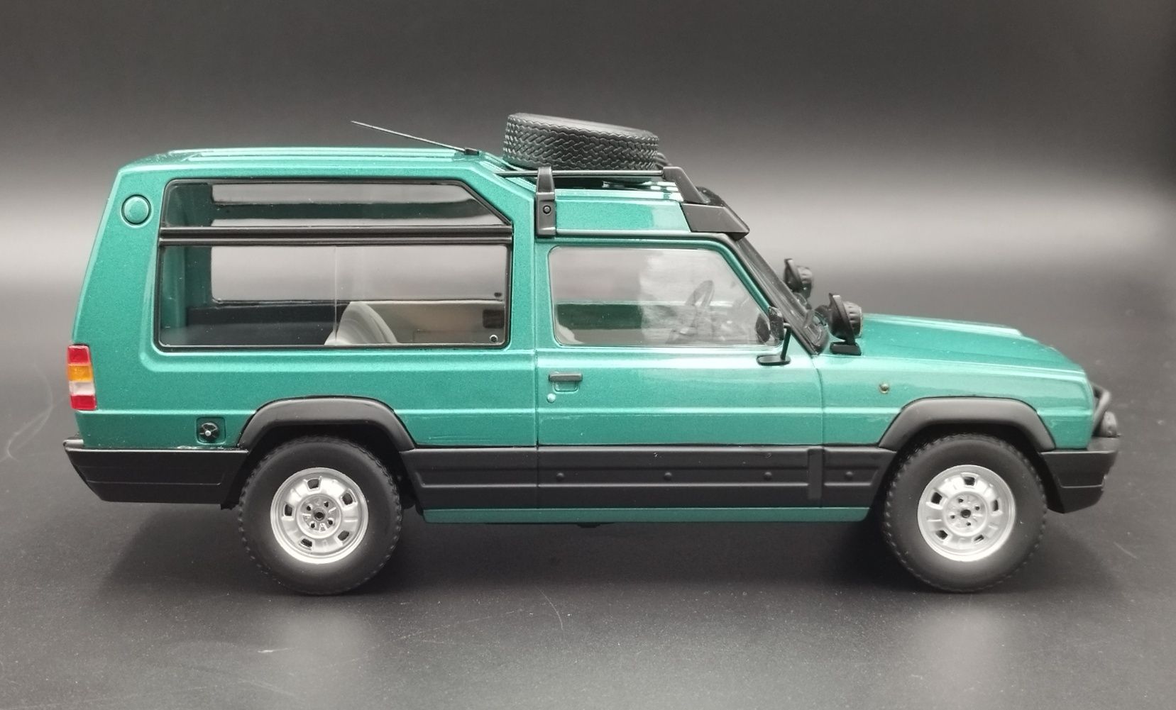 1:18  KK -Scale 1979 Talbot Matra Rancho Green Metallic Model nowy