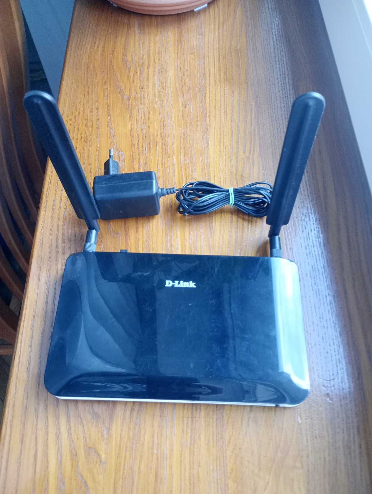 Modem,Ruter D-Link model DWR-921 4G.gniazdo SIM.