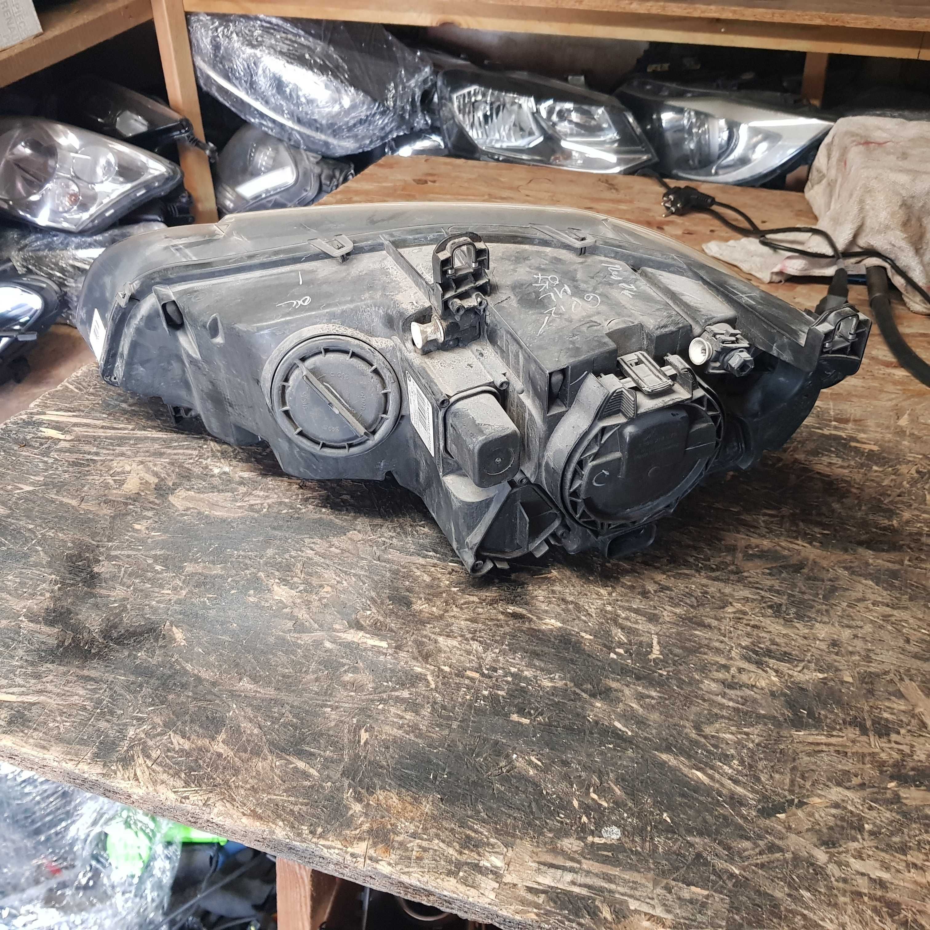 lampa BMW X5 E70 xenon