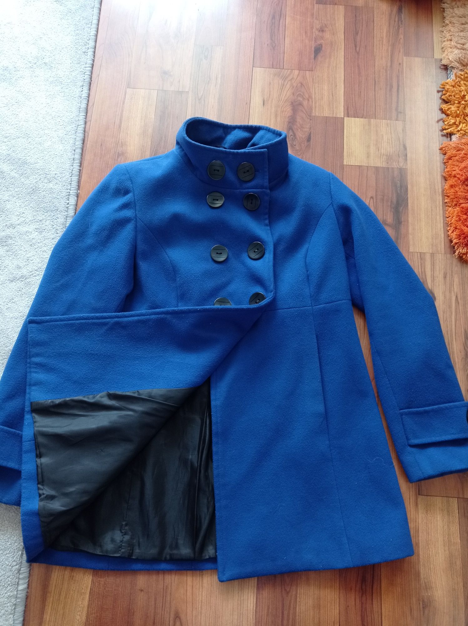 Niebieski płaszcz