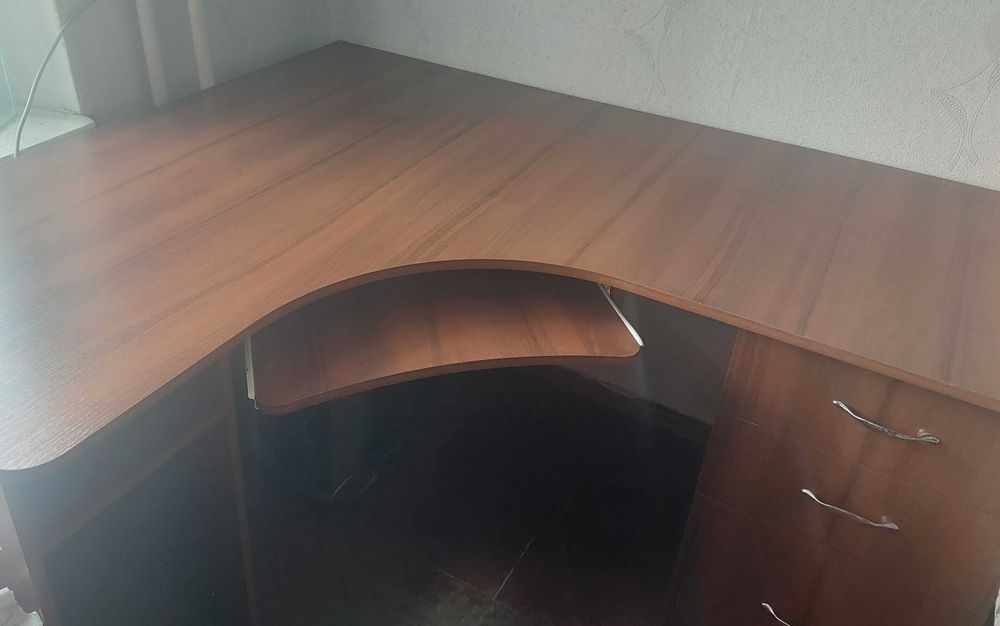 Продам письмовий стіл