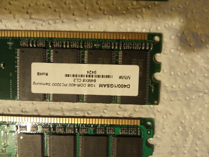 Memorias para torre de DDR400 1g e menos