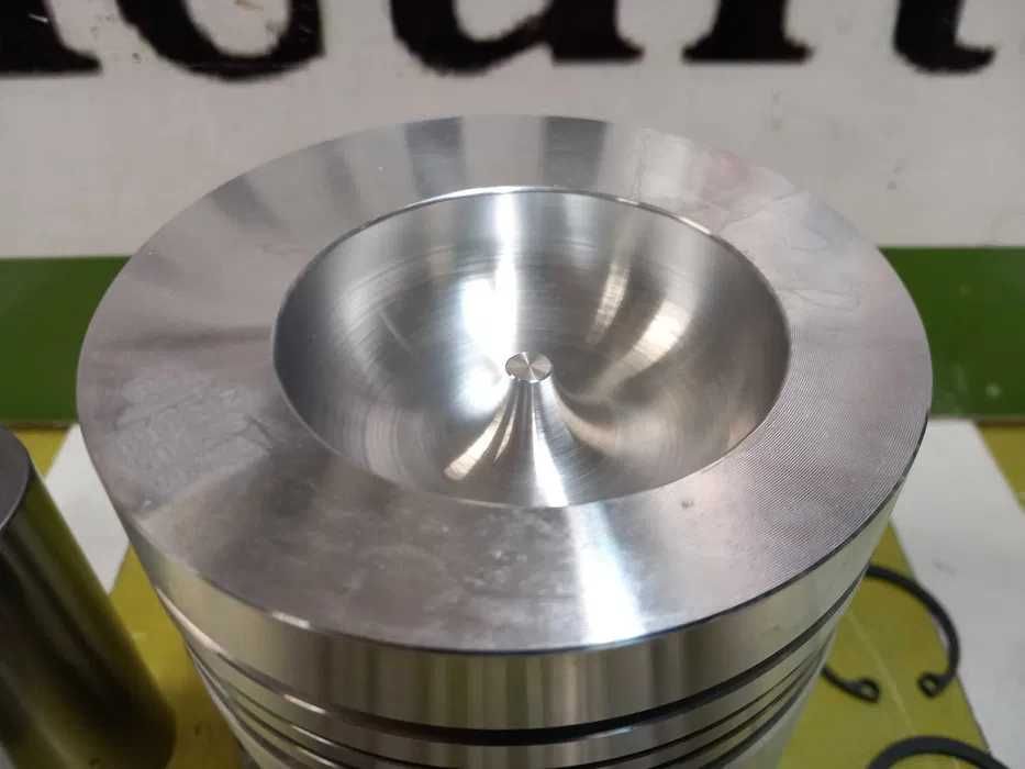 Tłok silnika MWM D226-6 fi-105 4-P 35x82 K-62 RENAULT 133.14 TX TS TZ