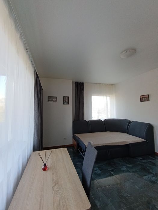 Сдам  двухкомнатную посуточно квартира центр правый берег