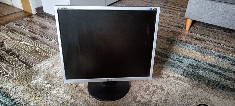 Monitor firmy lg