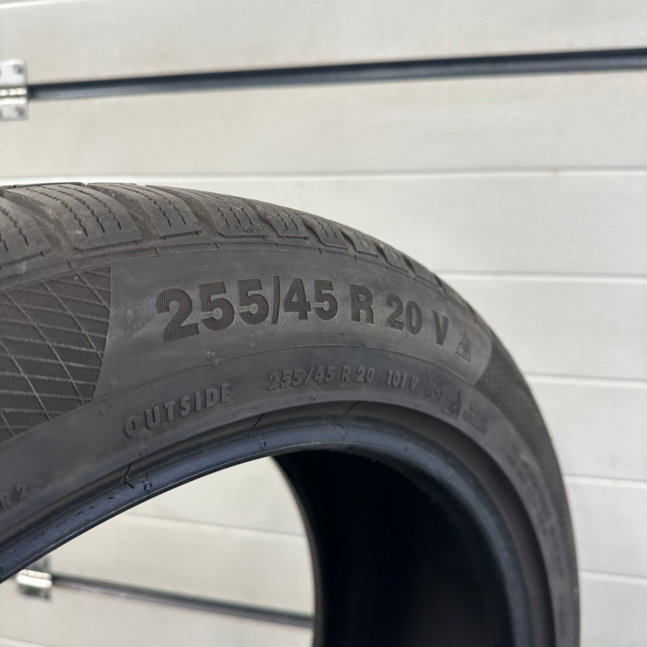 Opony Continental WinterContact TS850P - 255/45/20