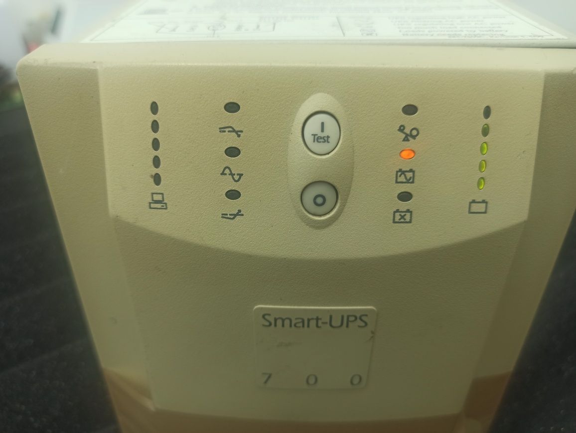 Дбж APC smart ups 700 + 2 батареі