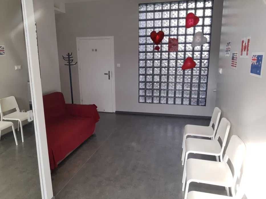 Nowoczesna sala na imprezy rodzinne i szkolenia – Łódź