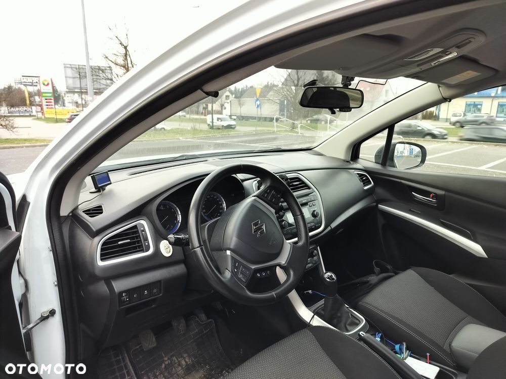 Suzuki SX4 s-cross 2016 1.6 benzyna 120km niskie spalanie 
1.6 benzyna