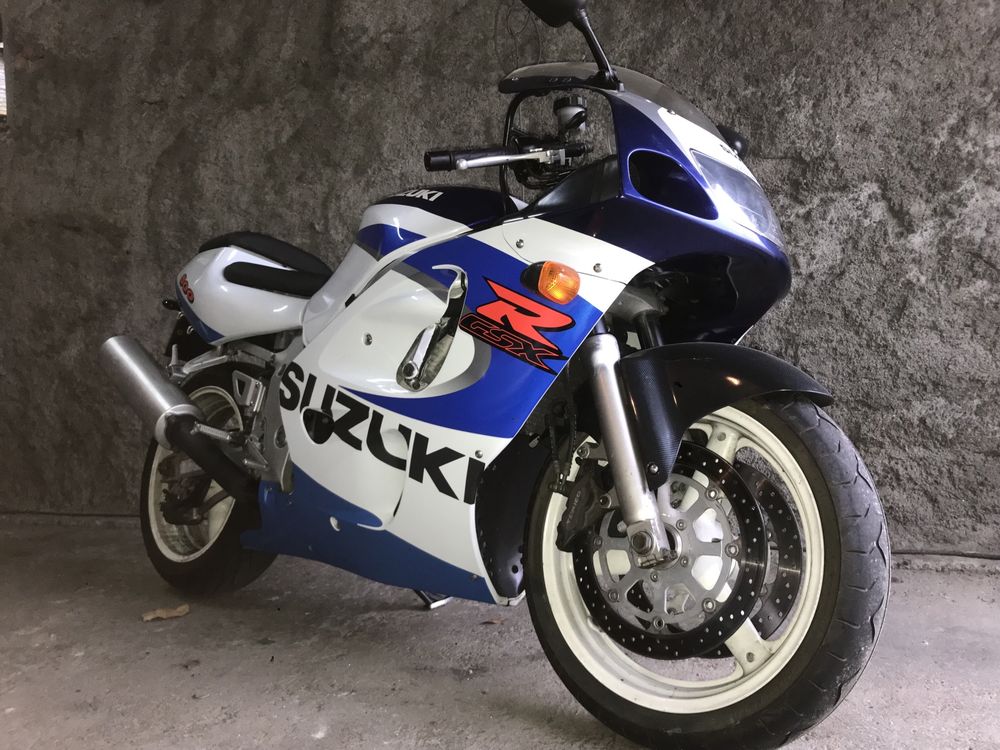 Suzuky gsxr 600 ano 2000