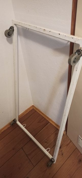 Podest pod kosze sklepowe# podest na kołkach #