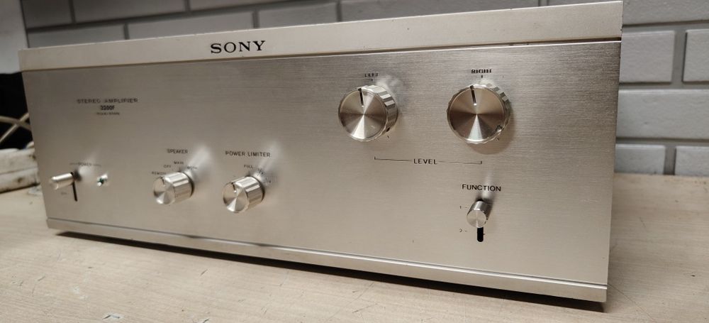 Końcówka mocy SONY TA-3200F. Hi-fi stereo