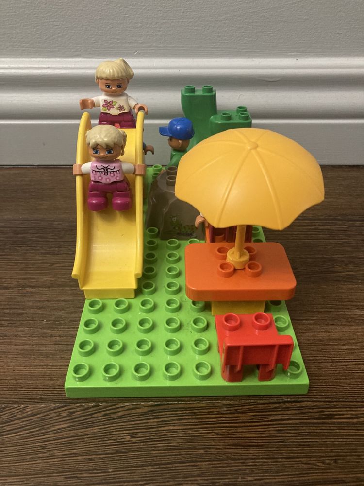 Lego duplo plac zabaw, figurki