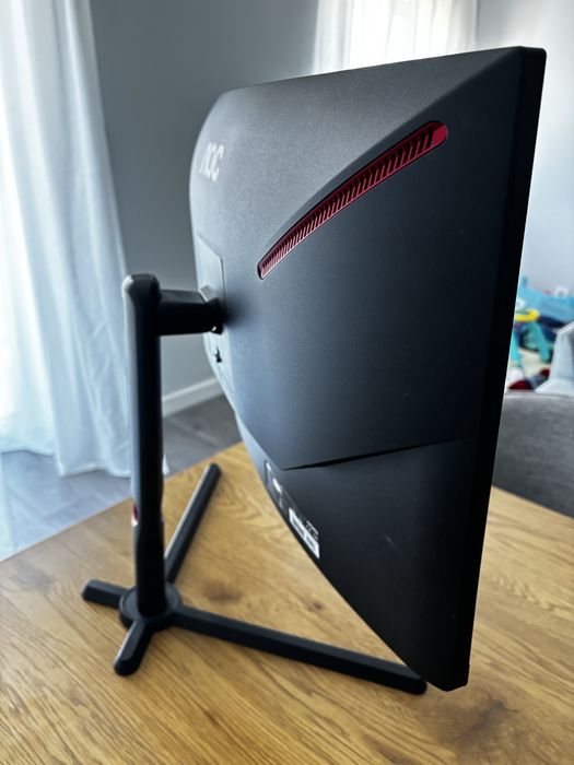 Monitor gaming curvo AOC 27 polegadas