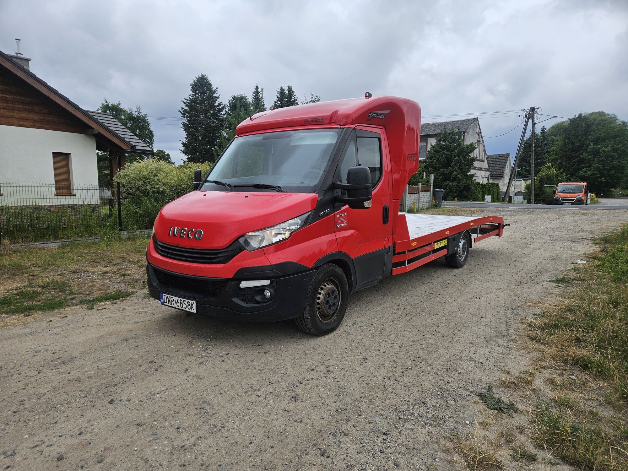 Autolaweta iveco daily 3.0 180km nowy najazd sypialnia Hak 3.5t