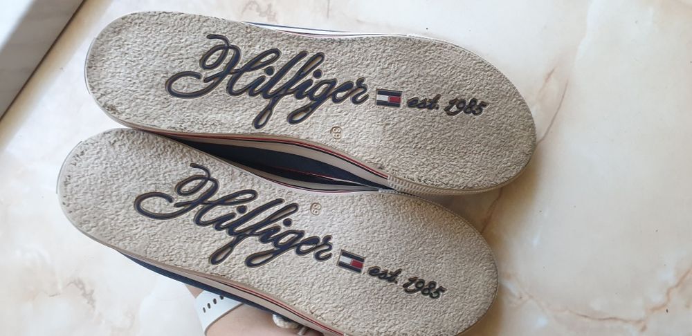 Buty trampki żeglarskie mokasyny Tommy Hilfiger 39