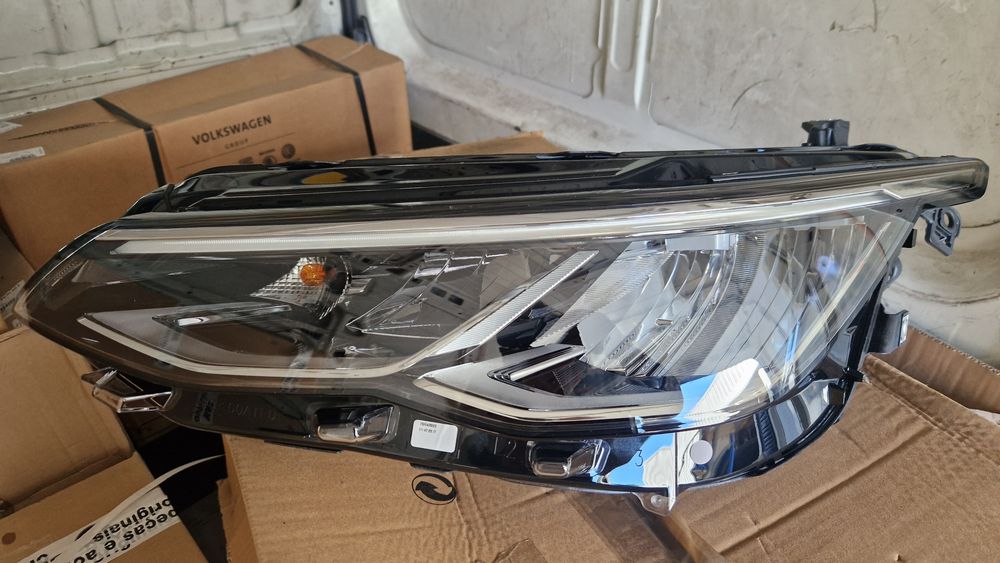 Farol novo Original  Vw golf 8
