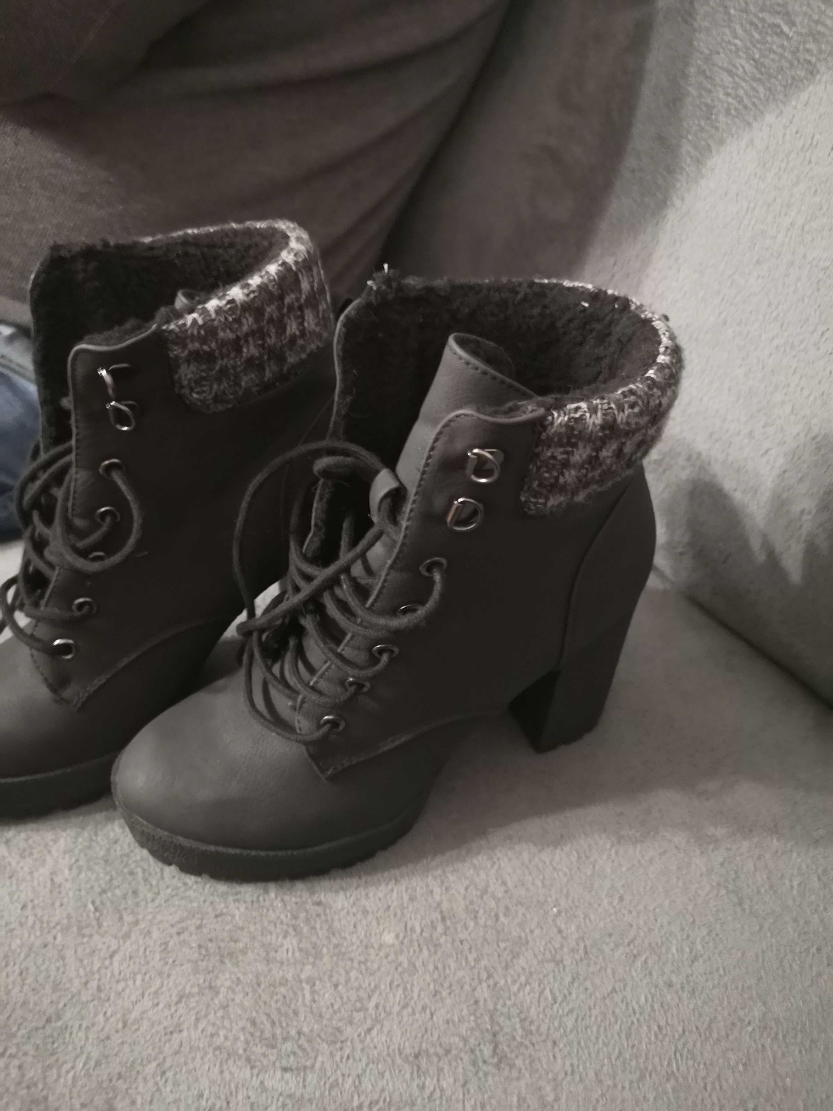 Botki Workery  trapery  czarne - nowe 39