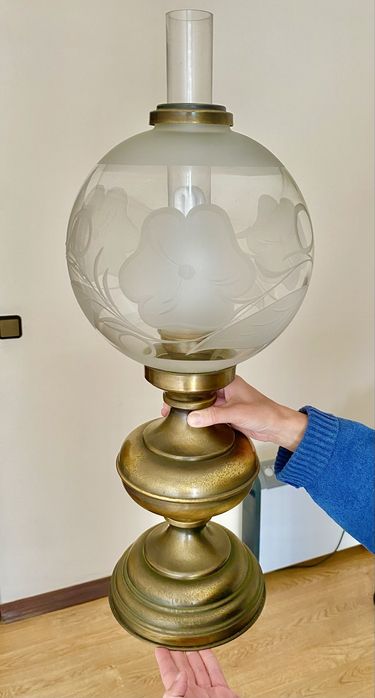 Candeeiro em latão em muito bom estado