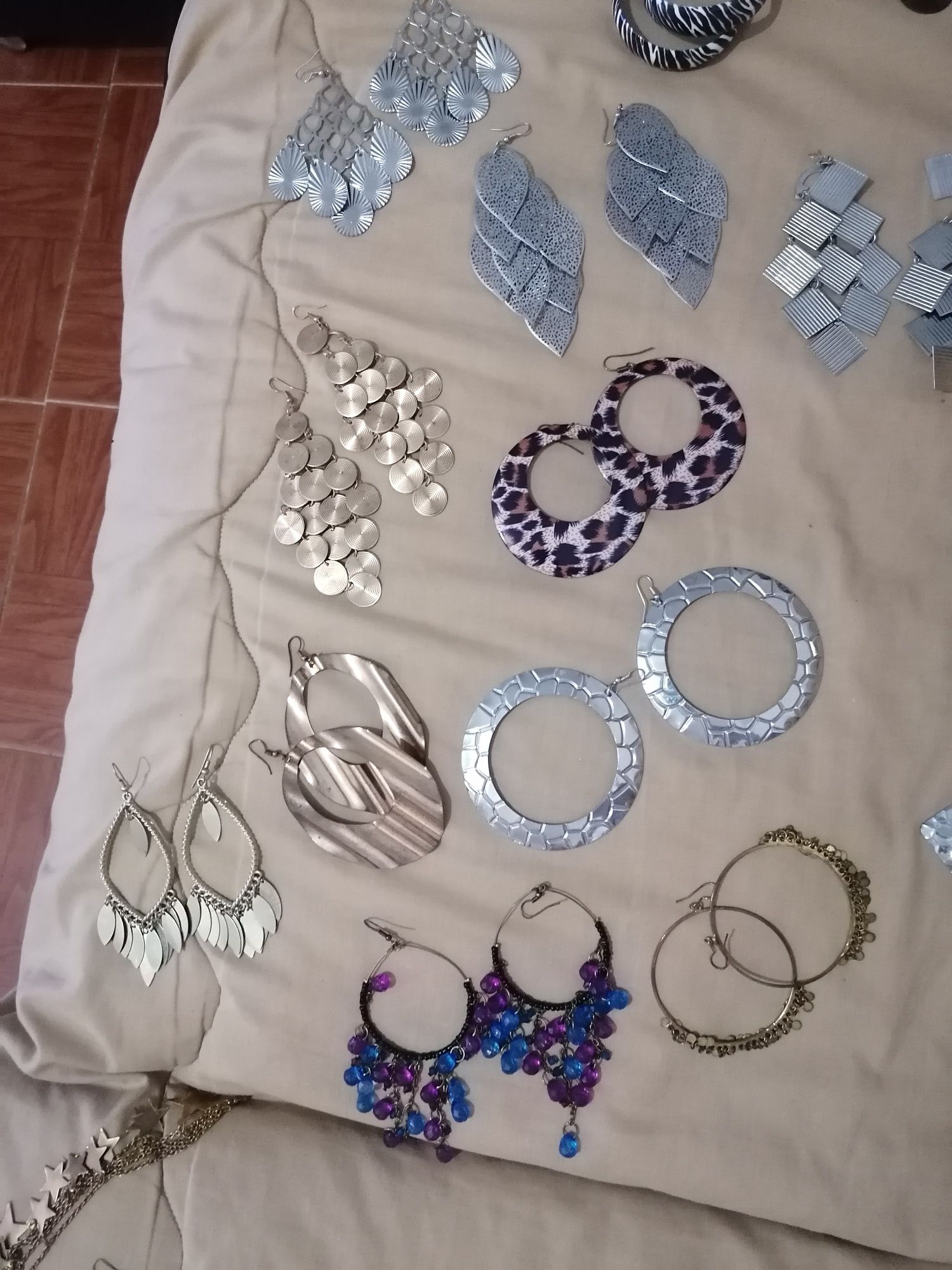 Brincos novos vários modelos