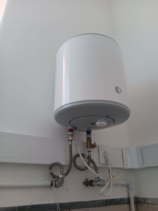 Termoacumulador Equation 30L em óptimo estado