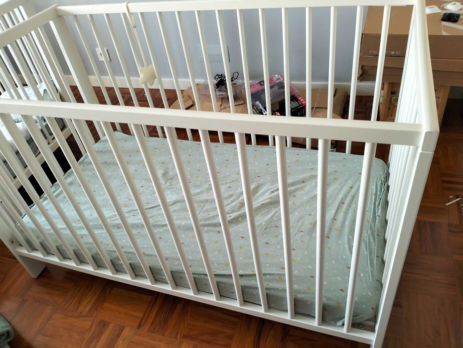 Berço IKEA completo com colchão