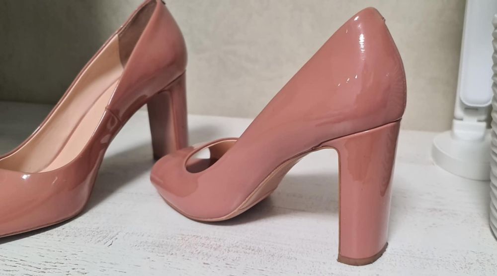 Туфлі  лаковані Basconi