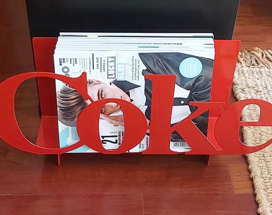 Porta revistas em metal