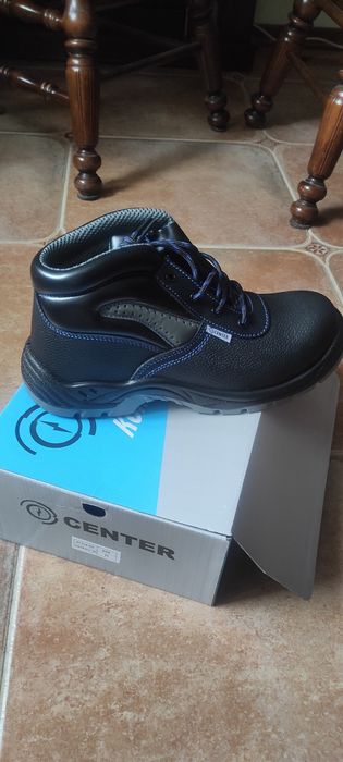 Продам спец взуття CENTER!