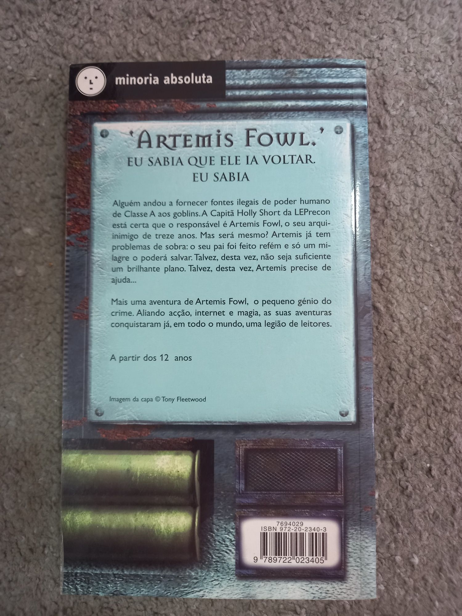 Livro juvenil - "Incidente no Árctico"
