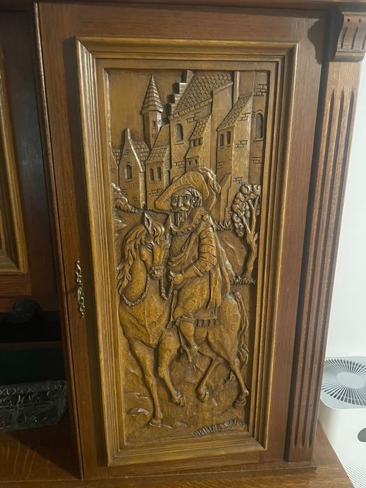 Szafa kredens drewniany wytłaczane motywy polowania