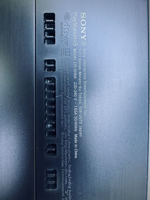 PlayStation 5 + 2 pady + ładowarka + Returnal i Destruction All Starss