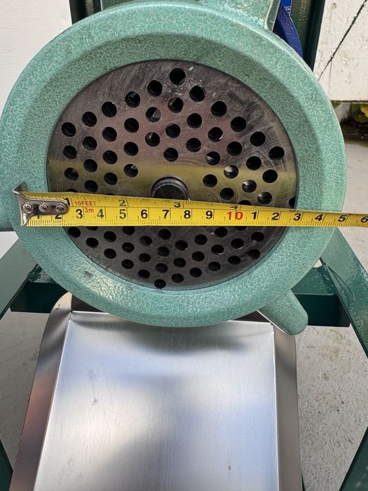 Промислова чавунна м'ясорубка 42 з електродвигуном 220 в 2.2 кВт