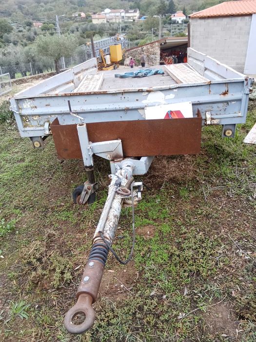 Vendo reboque porta maquinas