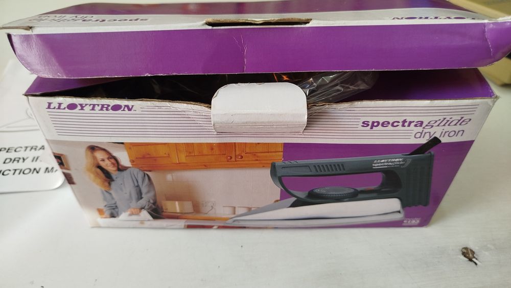 Ferro de engomar a seco Lloytron