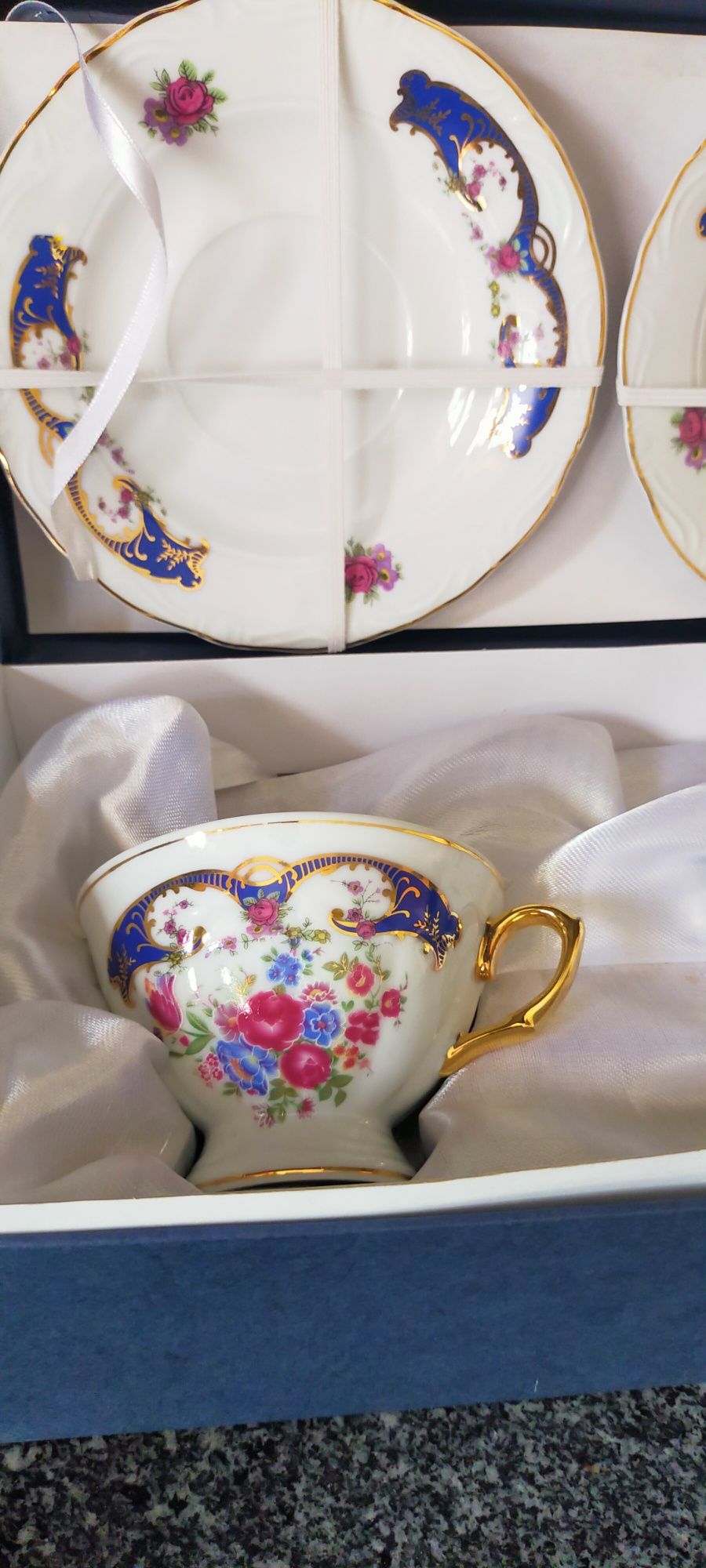 Chávenas de chá em porcelana antiga