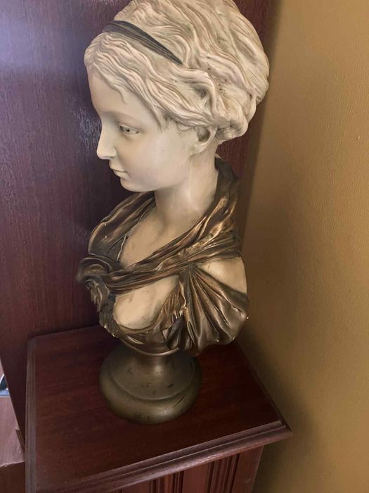 Busto de senhora