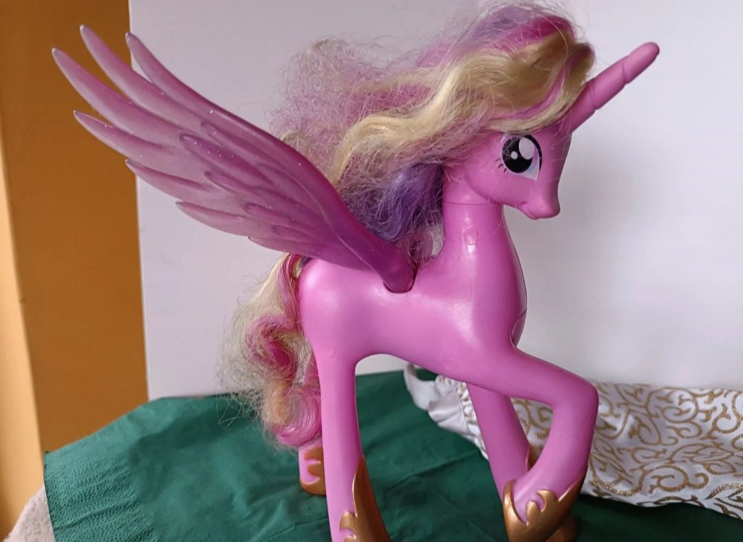 Księżniczka Cadence od Hasbro