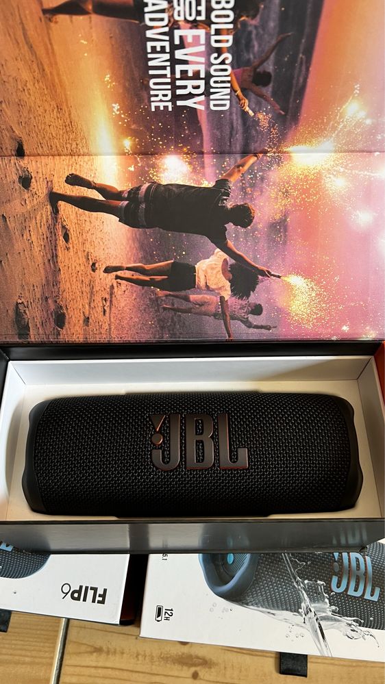 Продам новые оригинальные колонки JBL FLIP 6