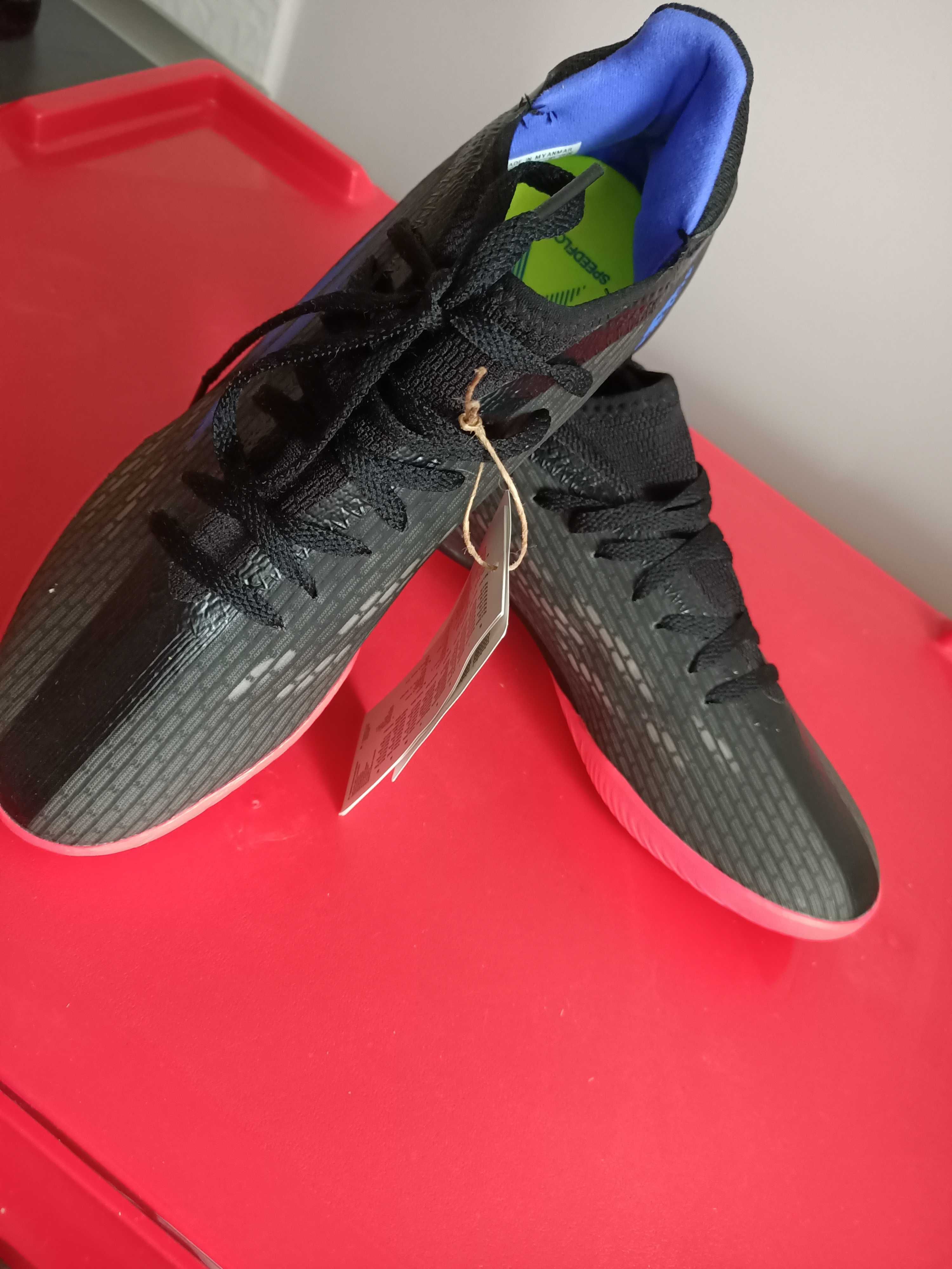 Adidas buty piłkarskie halowe Speedflow FY3303, rozm. 40