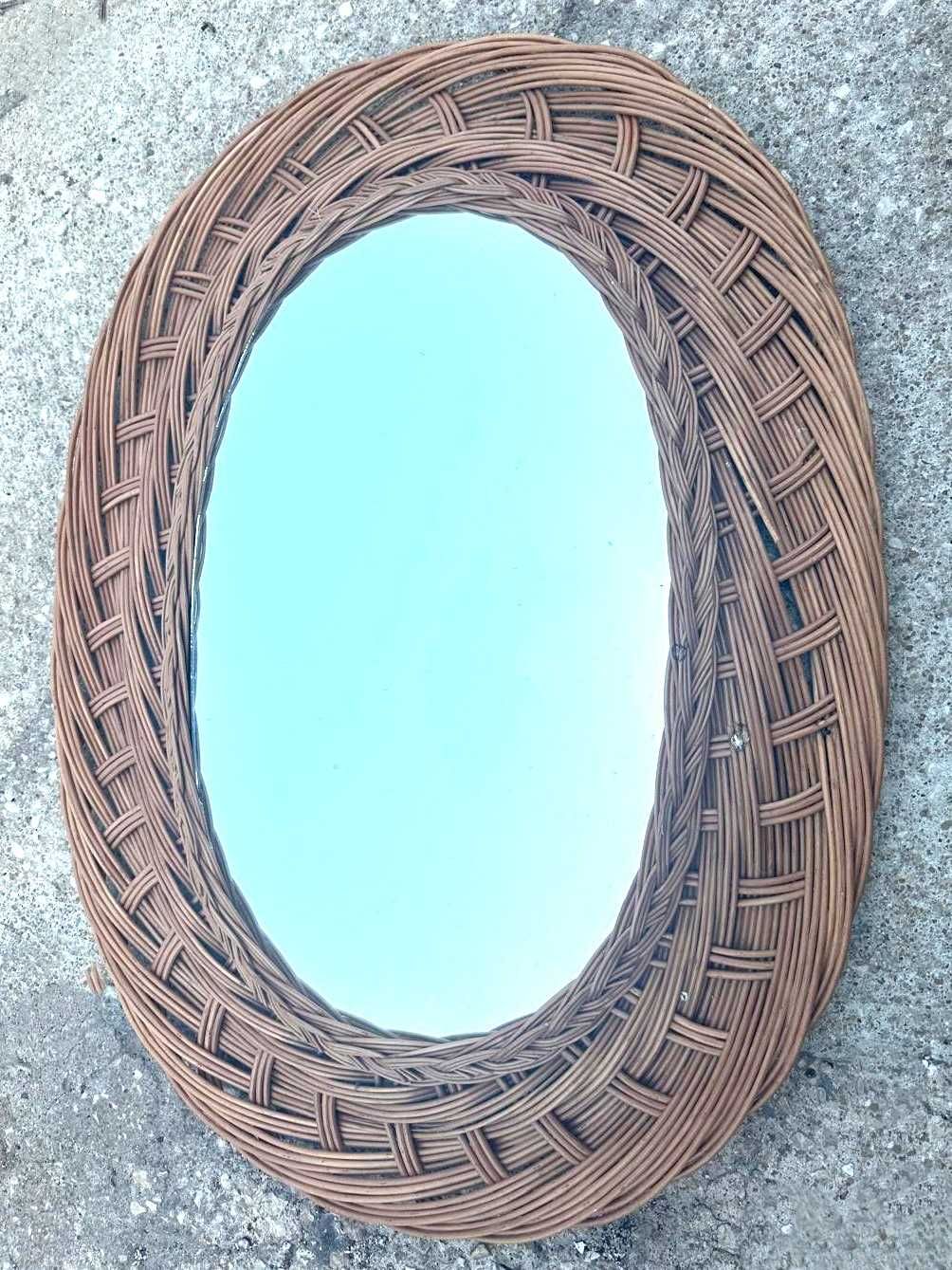 Espelho antigo oval moldura em palhinha