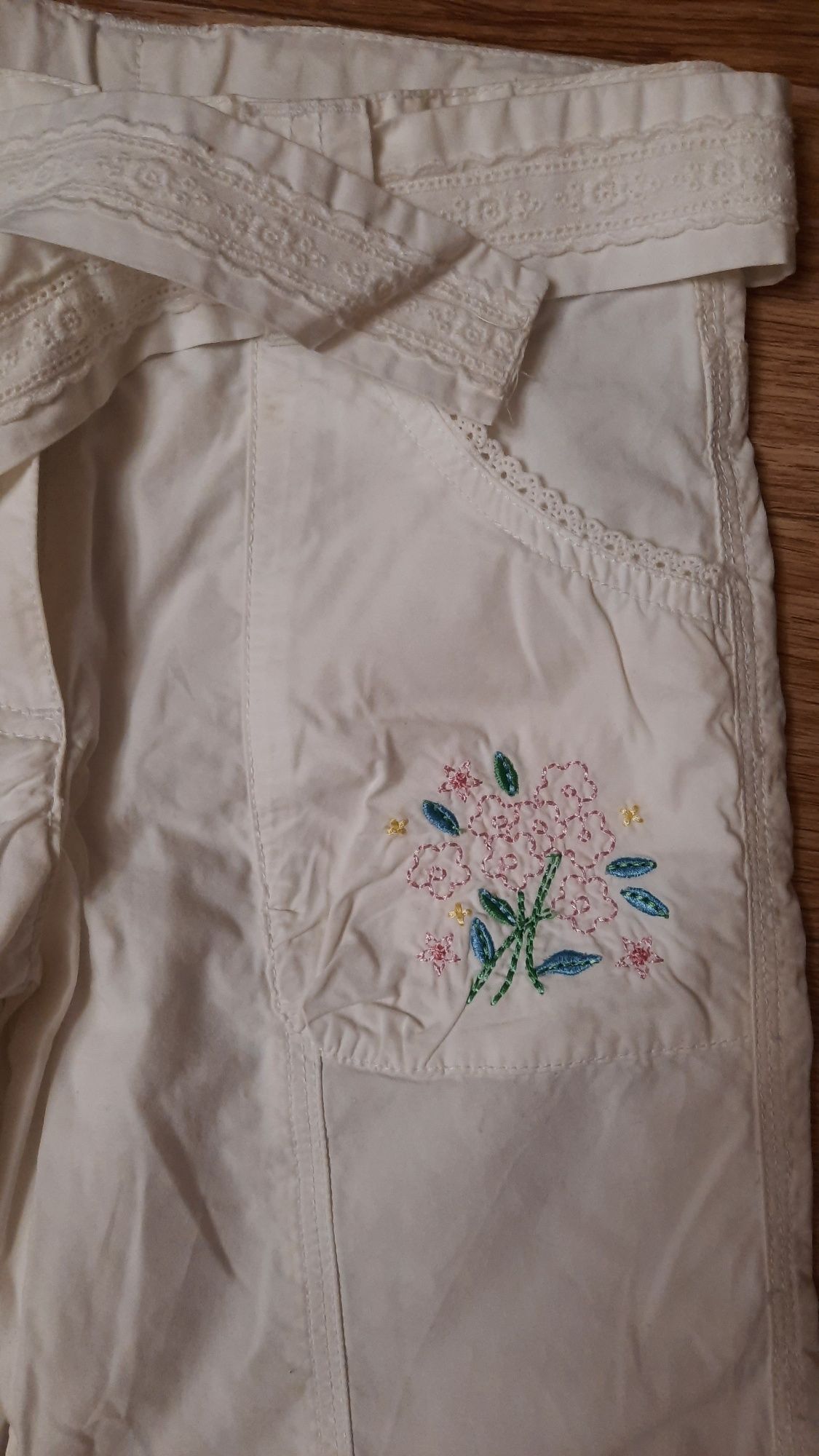 Літні брюки Chicco (7 р), білі брюки та джинси Chicco (5-6 р)