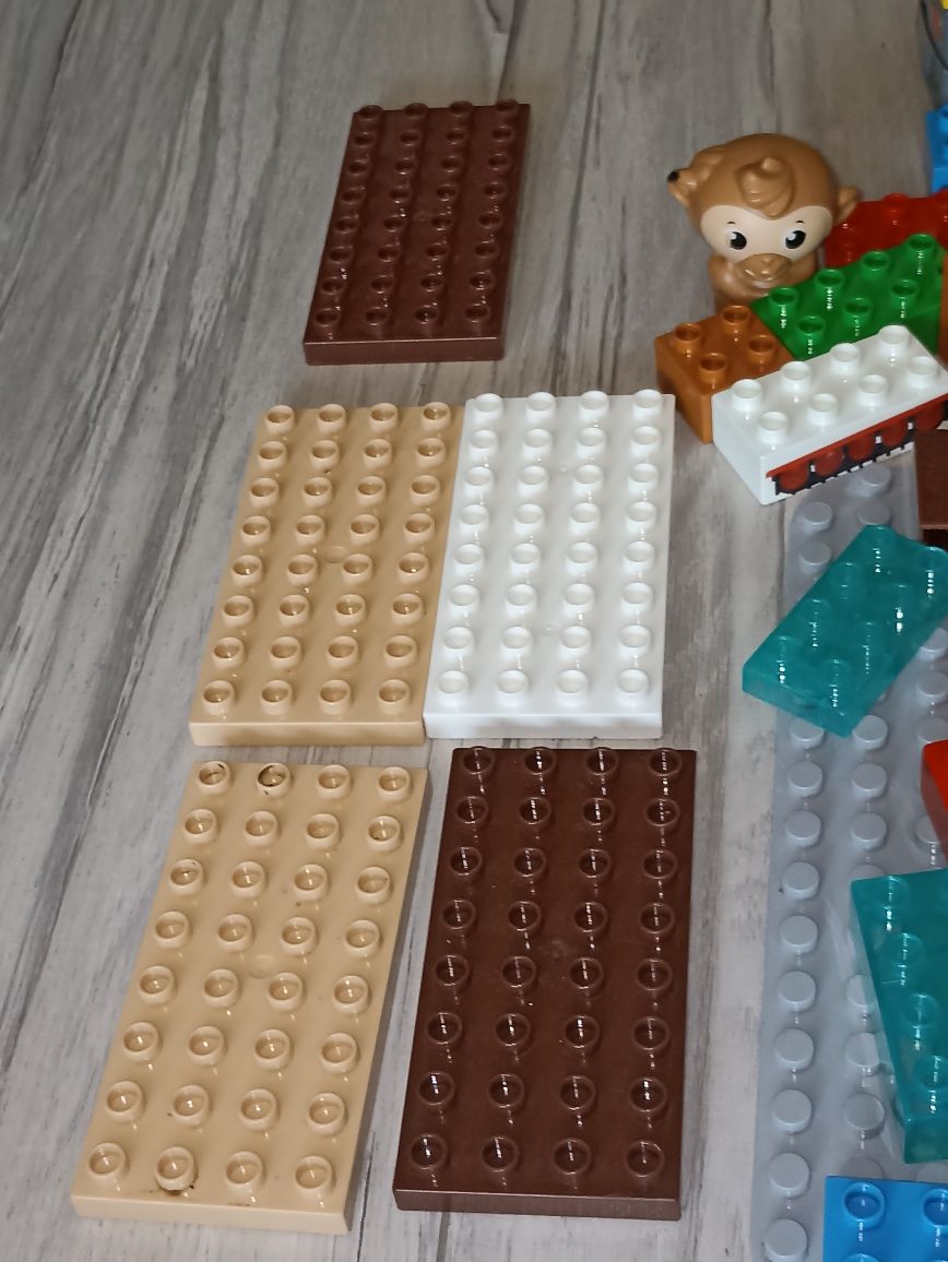 Mix klocków kompatybilnych z Lego Duplo ponad 1 kg płyty, figurki