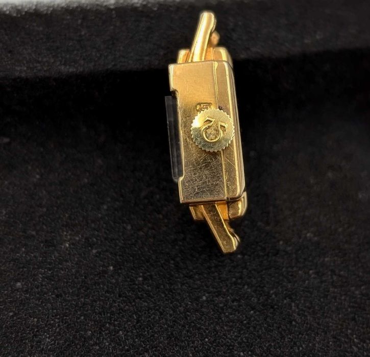 Жіночий механічний годинник Omega в позолоті