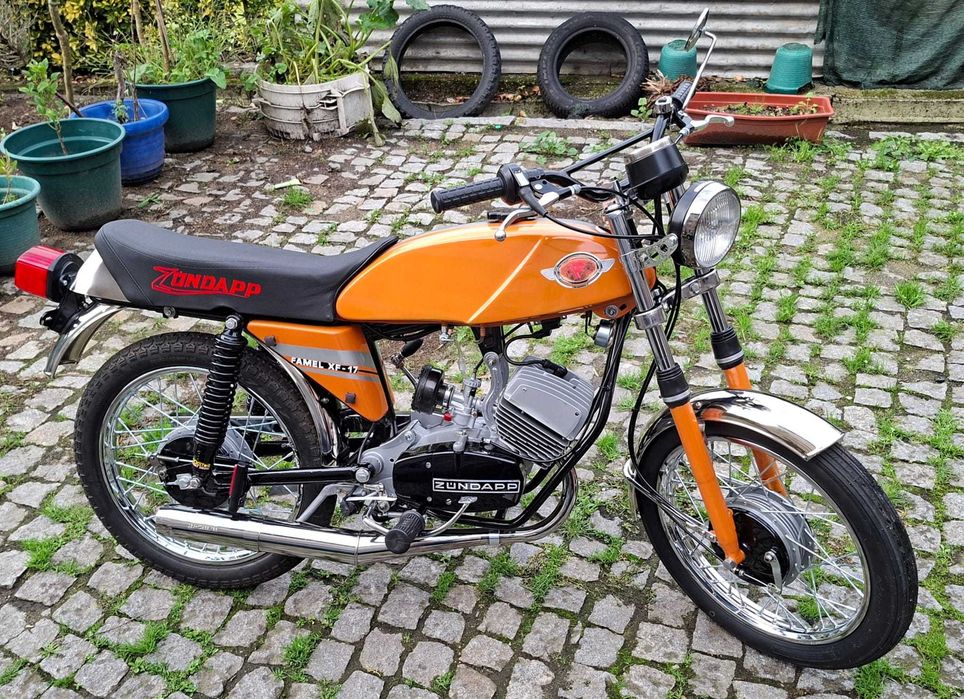 RESTAURADA FAMEL XF-17