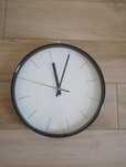 Zegar ścienny z cichym mechanizmem 30 cm.
