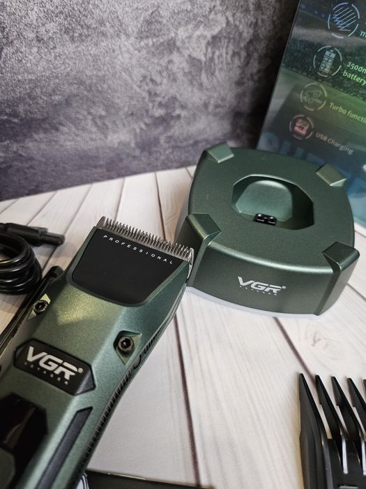 Машинка vgr 696 стрижки бороди голови тример трімер  аккумуляторі вгр