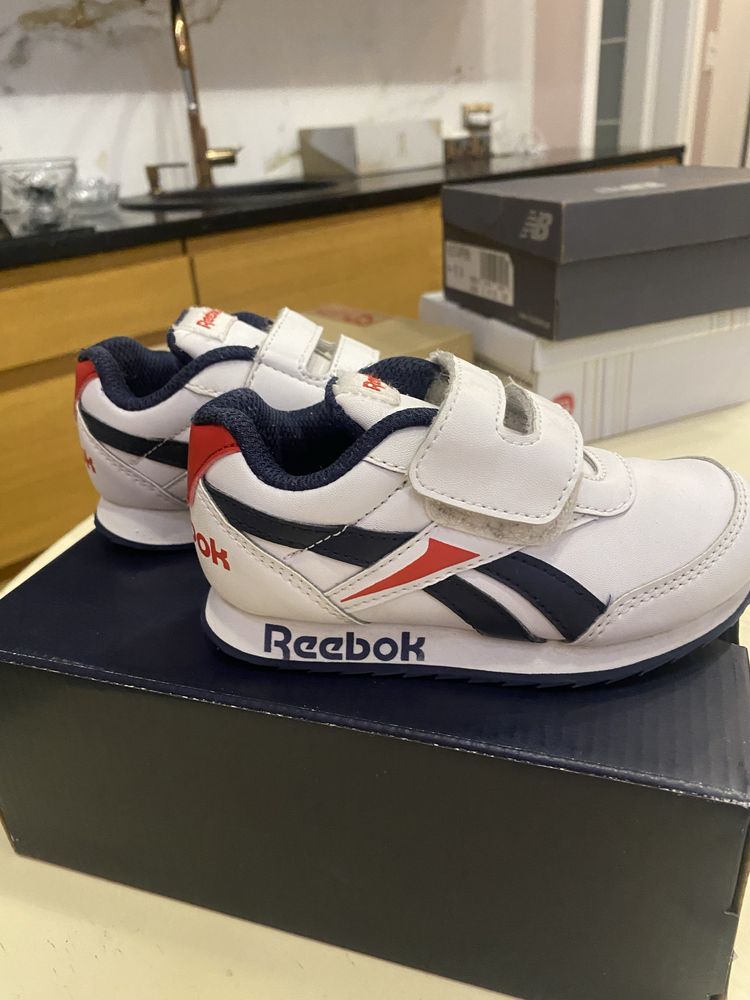 Reebok 25 sneakers